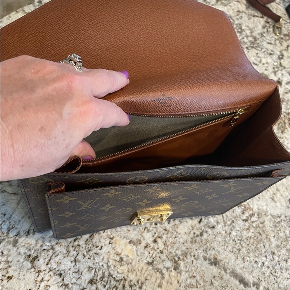 ❌SOLD❌Authentic LV Monogram Monceau 28 - Picture 7 of 14